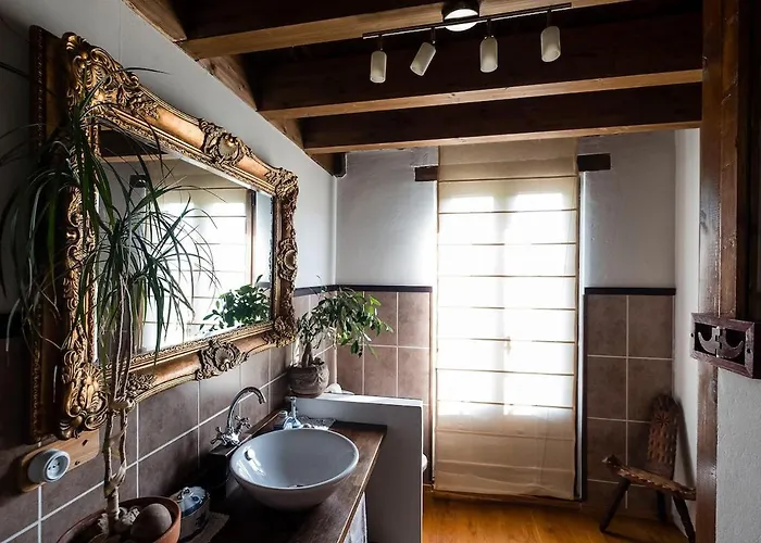 Quintana La Vega Casona Asturiana بيت للعطل *